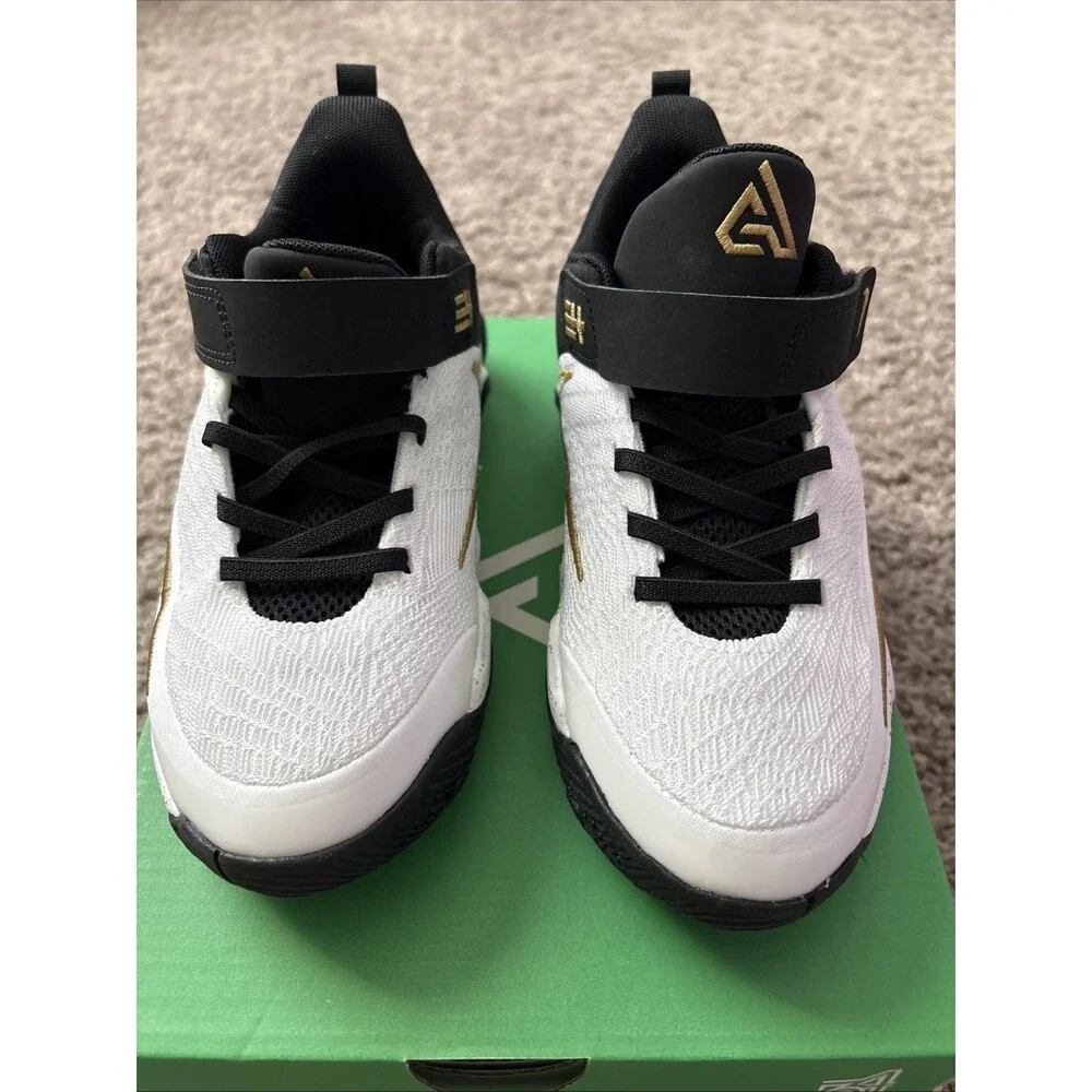 Nike Giannis Immortality Boys Basketball Sneakers White Black Gold US 2Y New